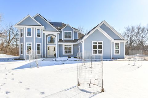 Photo of 4420 Lilly Rd, Brookfield, WI 53005 (MLS # 1949893)