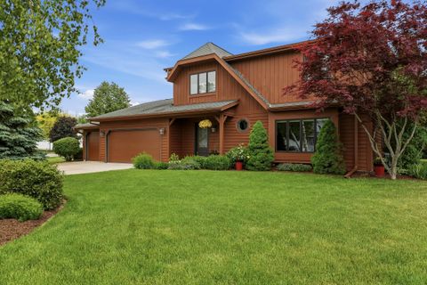 Photo of 3720 Briarwood Ln, Manitowoc, WI 54220 (MLS # 1966371)