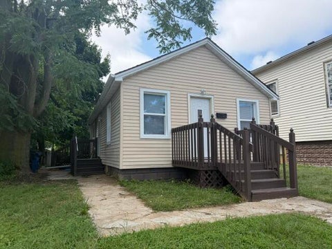 Photo of 1236 Villa St, Racine, WI 53403 (MLS # 1974588)