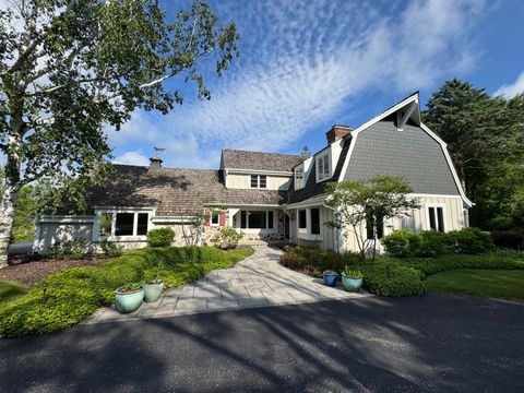 Photo of 10295 N Range Line Ct, Mequon, WI 53092 (MLS # 1969044)