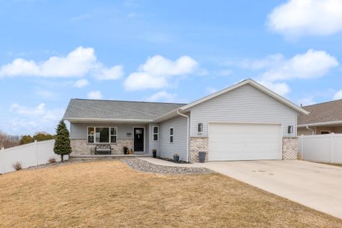 Photo of 2307 S 21st St, Manitowoc, WI 54220 (MLS # 1952499)