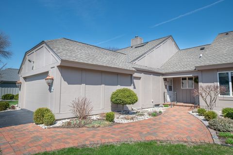 Photo of 10018 N Kirkland Ct, Mequon, WI 53092 (MLS # 1914946)