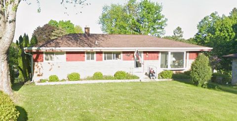 Photo of 1100 Alfred St, Brookfield, WI 53005 (MLS # 1938214)