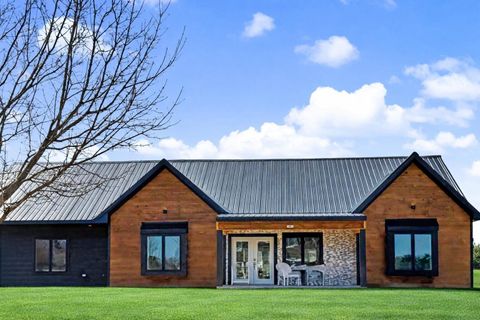 Photo of 1401 Devon Rd, Burlington, WI 53105 (MLS # 1957734)