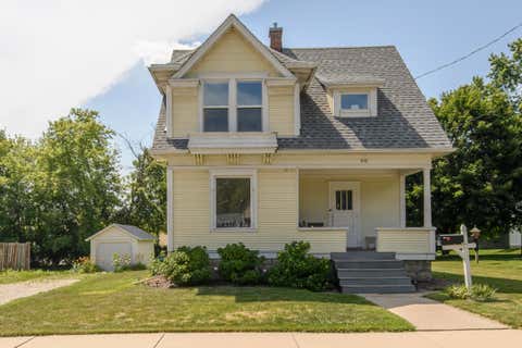Photo of 410 S Montgomery St, Watertown, WI 53094 (MLS # 1970796)
