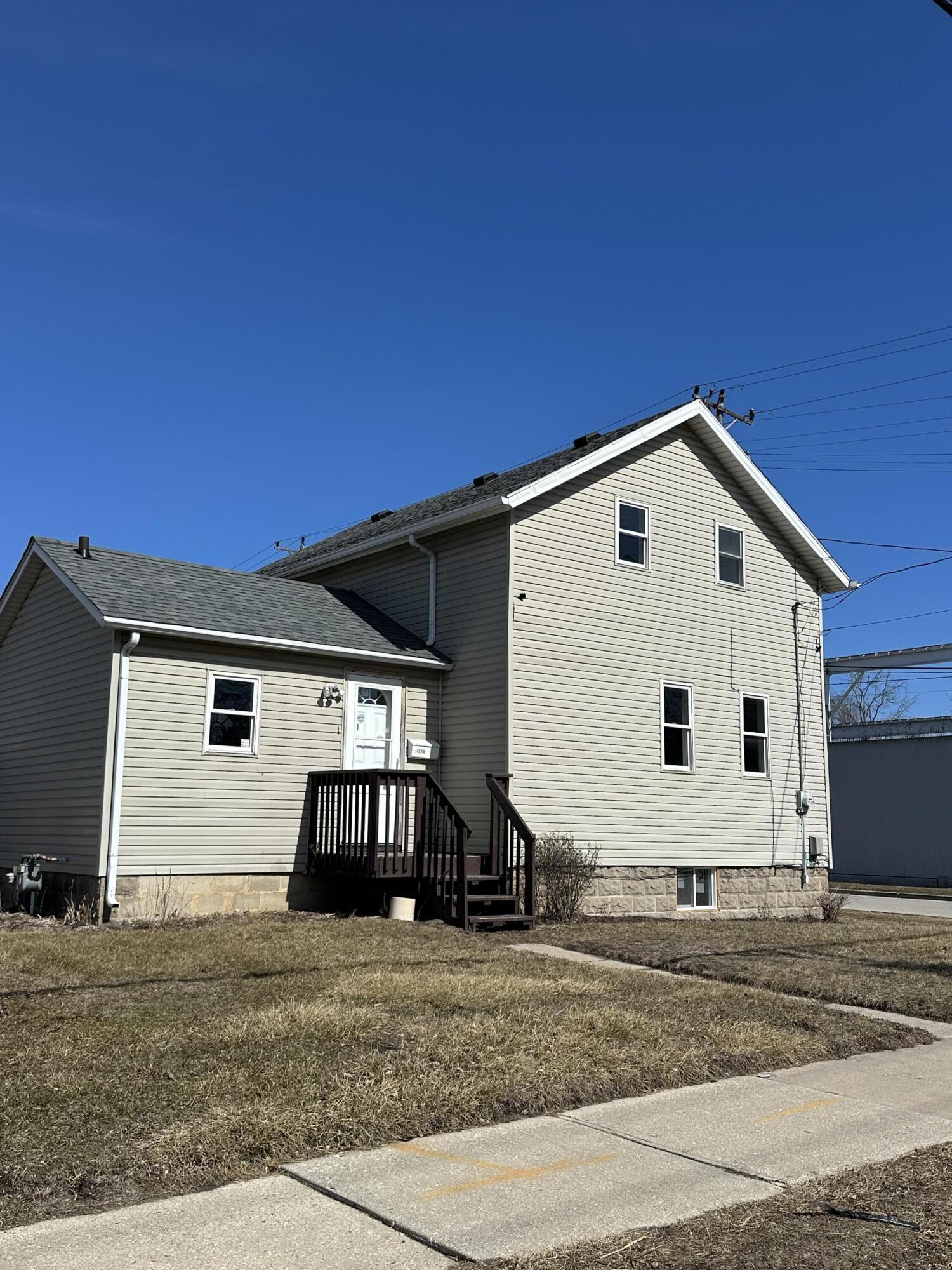 Kenosha, Wisconsin 53140, United States, 3 Bedrooms Bedrooms, ,2 BathroomsBathrooms,Residential,Active,86119