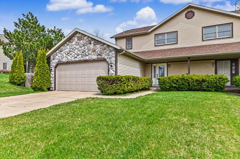 Photo of 1570 Iroquois Ave, Grafton, WI 53024 (MLS # 1958415)