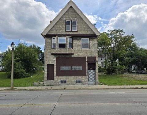Photo of 3925 W North Ave, Milwaukee, WI 53208 (MLS # 1953906)