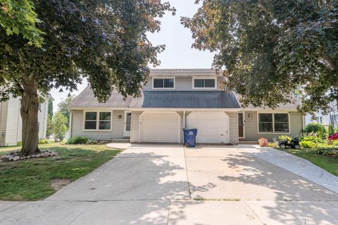Photo of 507 Maple St, Grafton, WI 53024 (MLS # 1972382)