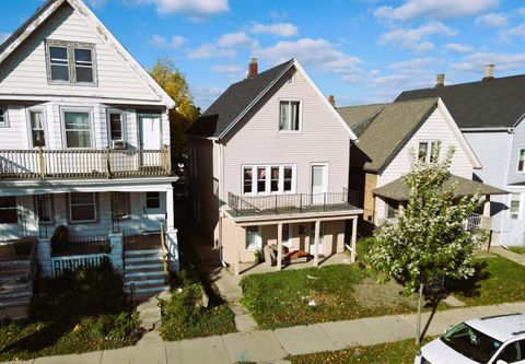 Photo of 2335 S 7th St, Milwaukee, WI 53215 (MLS # 1941489)