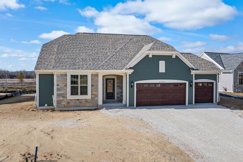 Photo of W251N2399 Valleyview Cir, Pewaukee, WI 53072 (MLS # 1955657)