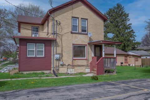 Photo of 109 N 9th St, Watertown, WI 53094 (MLS # 1959679)