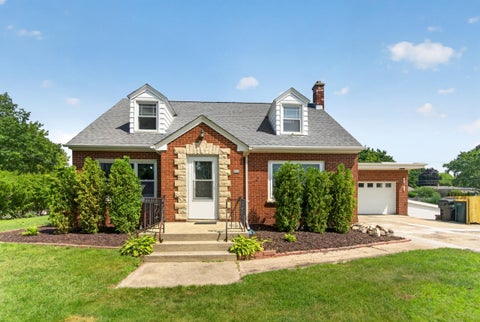 Photo of 606 E Decorah Rd, West Bend, WI 53095 (MLS # 1972136)