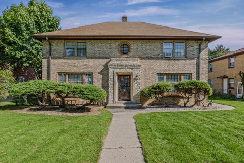 Photo of 4180 N 19th Pl, Milwaukee, WI 53209 (MLS # 1984109)