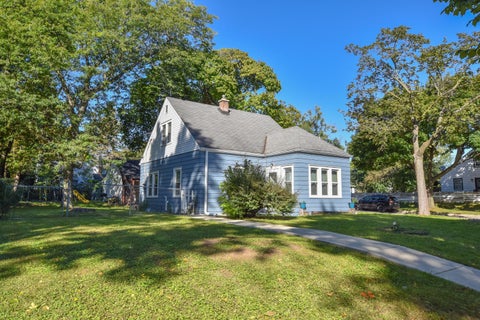 Photo of 5379 N 52nd St, Milwaukee, WI 53218 (MLS # 1982479)