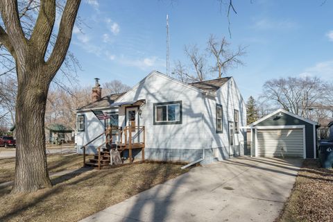 Photo of 241 Weis Ave, Fond Du Lac, WI 54935 (MLS # 1952473)