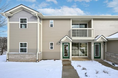 2744 Hidden Dr, Saint Francis, WI 53235 - #: 1948248