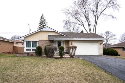 Photo of 4641 N 109th St, Wauwatosa, WI 53225 (MLS # 1957281)