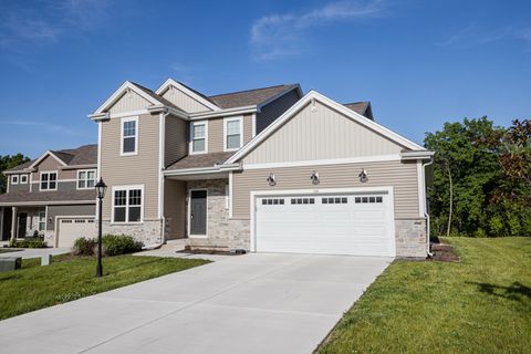 Photo of 310 Paradise Ct, Hartland, WI 53029 (MLS # 1940208) Photo of 310 Paradise Ct, Hartland, WI 53029 (MLS # 1940208)