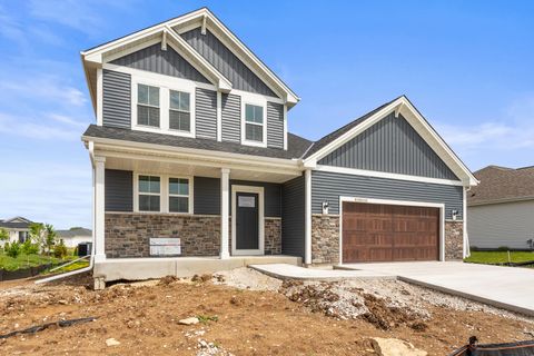 Photo of W188N5742 Clover Ln, Menomonee Falls, WI 53051 (MLS # 1924240)