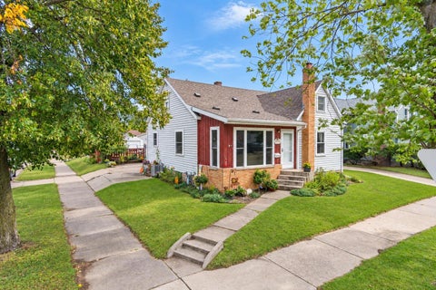 Photo of 1501 Weston St, La Crosse, WI 54601 (MLS # 1980941)