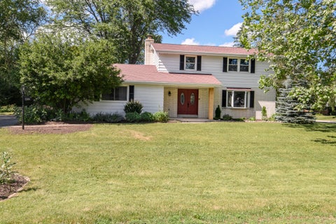 Photo of BR21300 Astolat Dr, Brookfield, WI 53045 (MLS # 1970809)