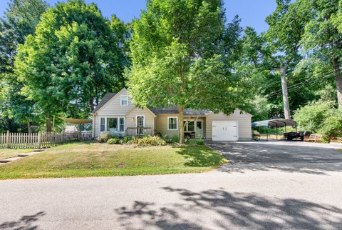 Photo of 12525 James St, Brookfield, WI 53005 (MLS # 1973191)