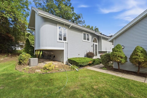 Photo of 5921 Taylor Ave, Mount Pleasant, WI 53403 (MLS # 1982207)