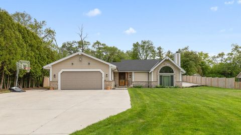 Photo of 9201 W County Line Rd, Milwaukee, WI 53224 (MLS # 1963665)