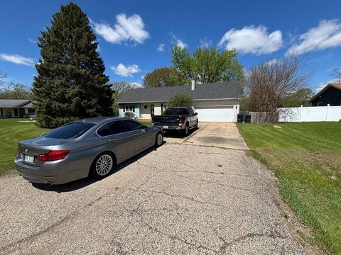 Photo of 711 E Jonquil Ct, Beloit, WI 53511 (MLS # 1962013)