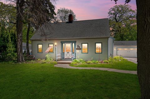 Photo of 3020 S 124th St, West Allis, WI 53227 (MLS # 1962619)