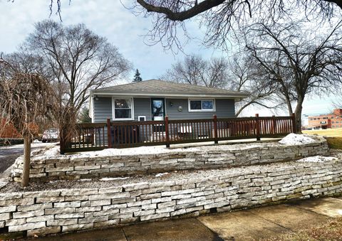 Photo of 1323 Northview Rd, Waukesha, WI 53188 (MLS # 1950847)