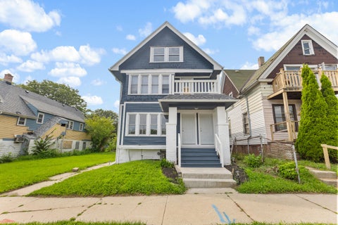 Photo of 3259 N 8th St, Milwaukee, WI 53206 (MLS # 1978929)