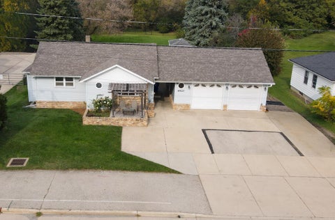 Photo of 6420 60th St, Kenosha, WI 53144 (MLS # 1986375)