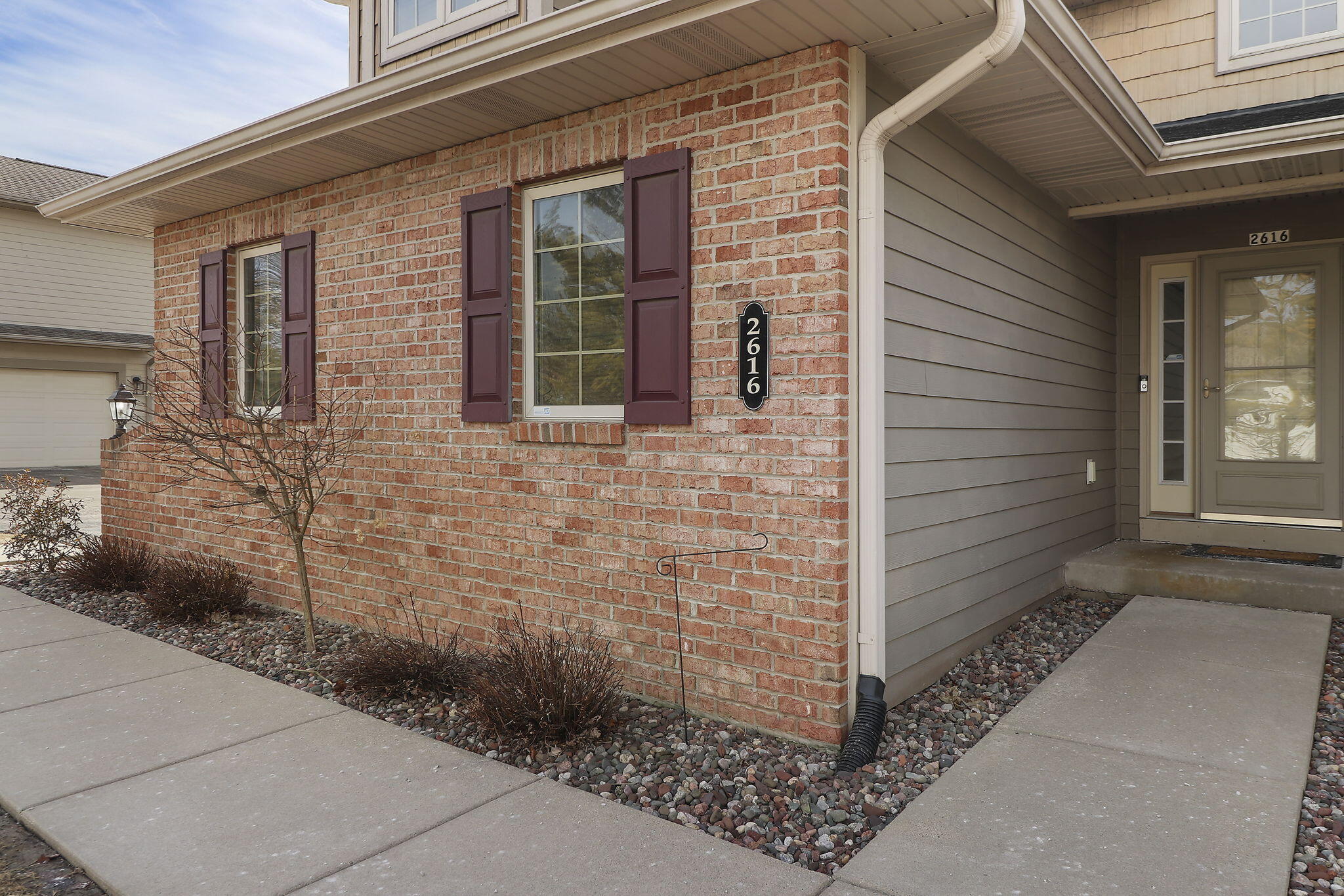 Kenosha, Wisconsin 53144, United States, 2 Bedrooms Bedrooms, ,3 BathroomsBathrooms,Residential,Active,172701