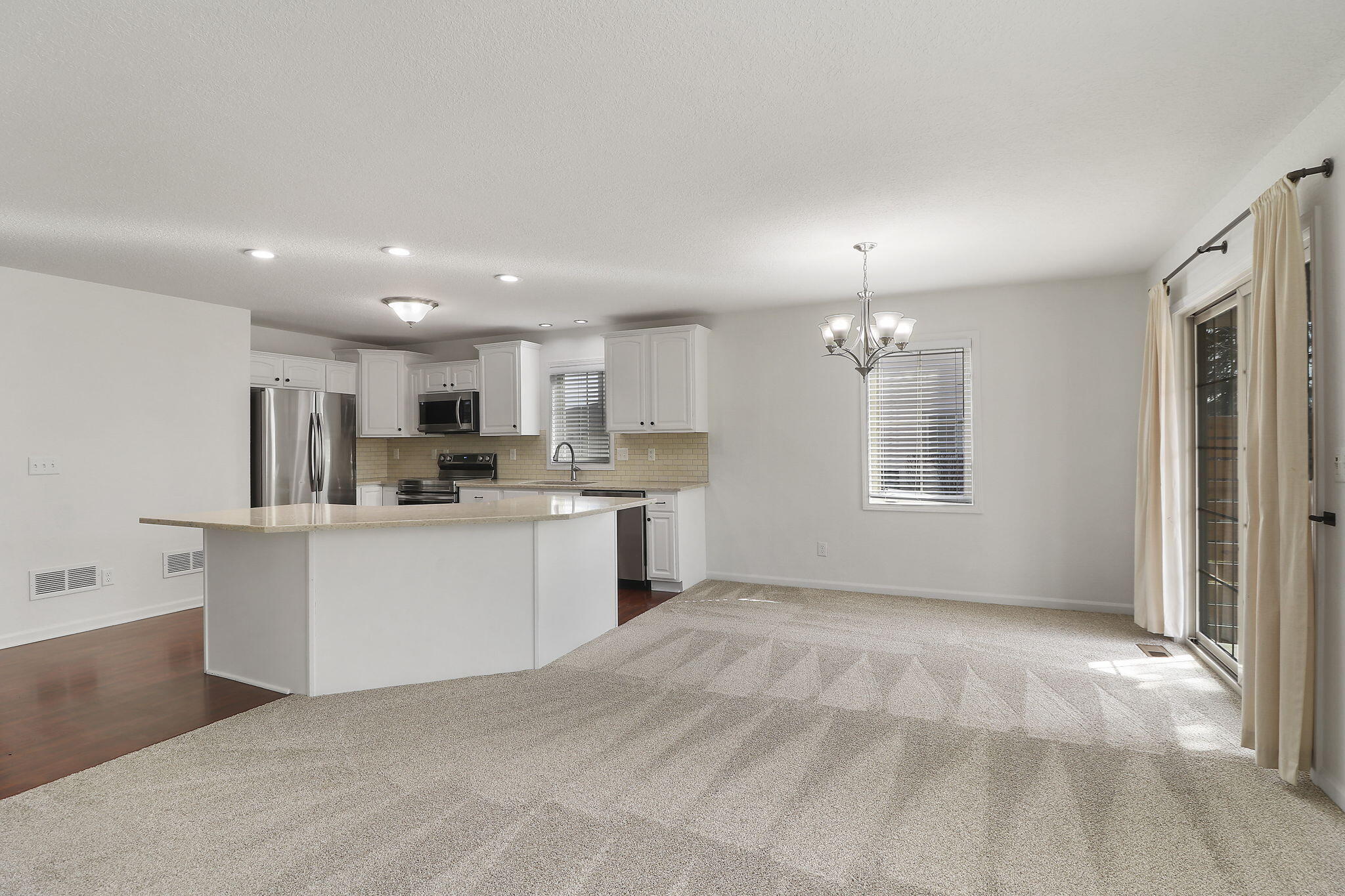 Kenosha, Wisconsin 53144, United States, 2 Bedrooms Bedrooms, ,3 BathroomsBathrooms,Residential,Active,172701