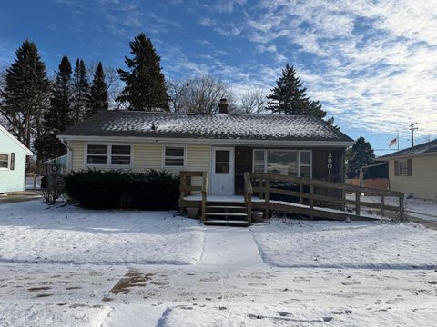 Photo of 2901 Delaware Ave, Racine, WI 53403 (MLS # 1947651)