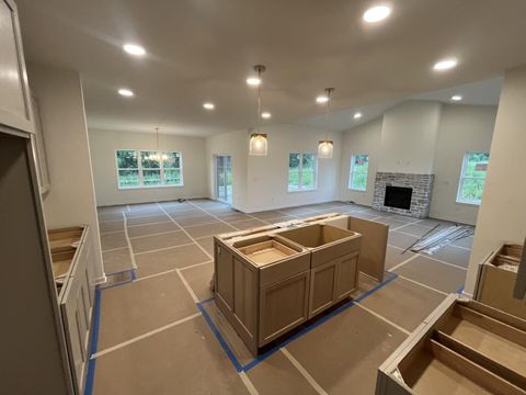 Photo of 9420 W Huntington Dr, Mequon, WI 53097 (MLS # 1932350)