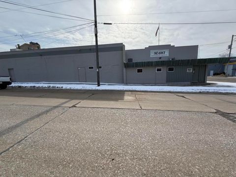 Photo of 1421 Thirteenth St, Racine, WI 53403 (MLS # 1950693)