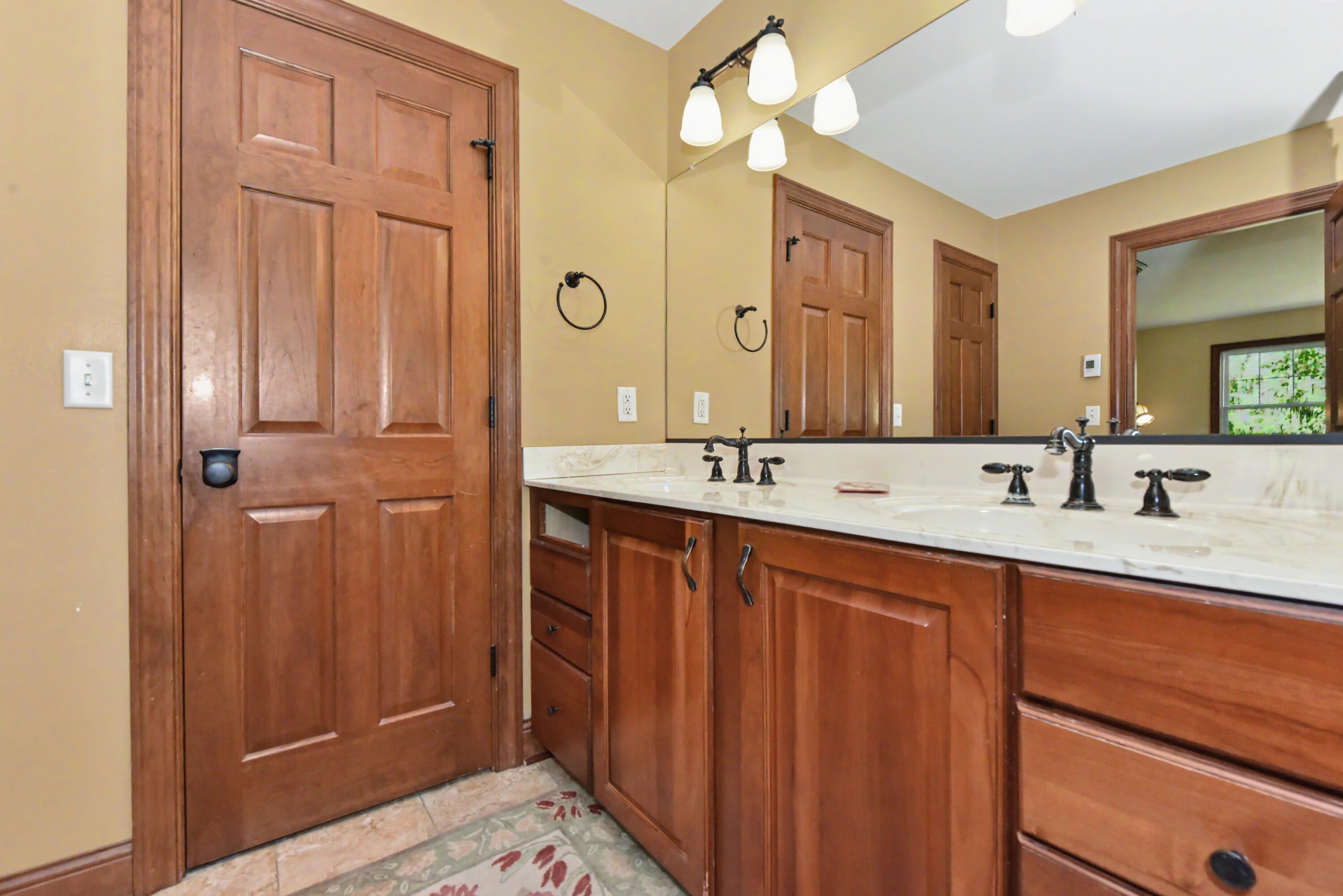 S43w34465 Forest Ct, Dousman, WI, 53118, USA, 4 Bedrooms Bedrooms, ,4 BathroomsBathrooms,Residential,Contingent,S43w34465 Forest Ct,1963387