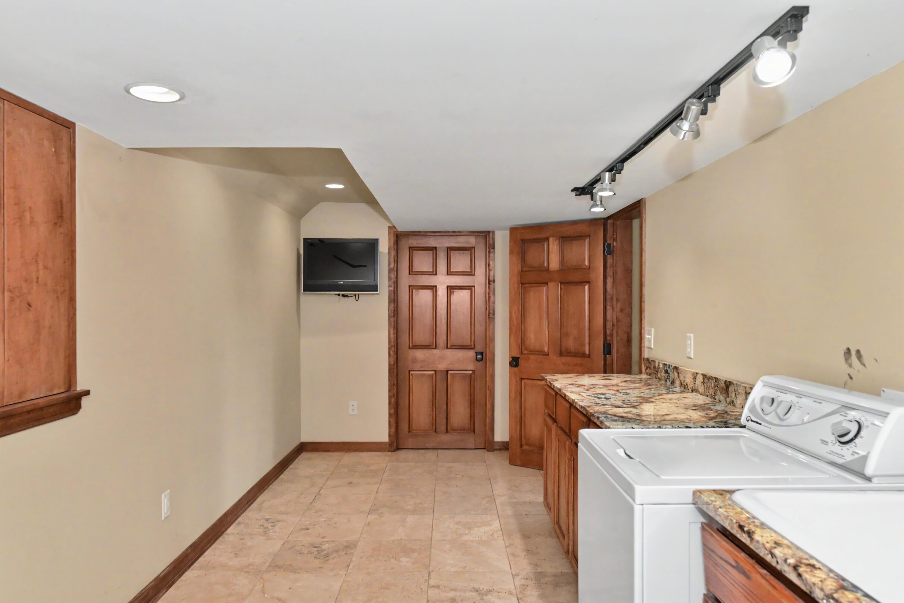 S43w34465 Forest Ct, Dousman, WI, 53118, USA, 4 Bedrooms Bedrooms, ,4 BathroomsBathrooms,Residential,Contingent,S43w34465 Forest Ct,1963387