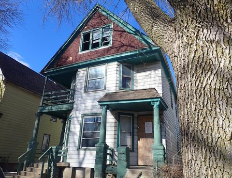 Photo of 2429 N 17th St, Milwaukee, WI 53206 (MLS # 1957537)