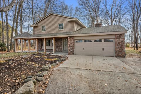 Photo of 11693 S Sherman Rd, Cedarburg, WI 53012 (MLS # 1946831)