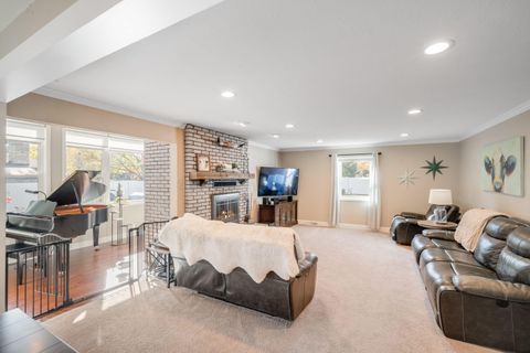 Photo of N99W16701 Woodcock Rd, Germantown, WI 53022 (MLS # 1941440) Photo of N99W16701 Woodcock Rd, Germantown, WI 53022 (MLS # 1941440)