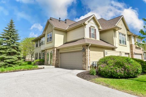 Photo of 8687 S Deerwood Ln, Franklin, WI 53132 (MLS # 1919641)