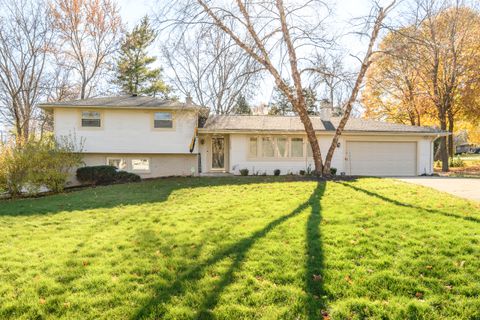 Photo of 16425 Alverno Dr, Brookfield, WI 53005 (MLS # 1943436)