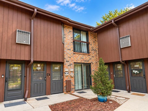 Photo of 9032 N Park Plaza Ct, Brown Deer, WI 53223 (MLS # 1986260)