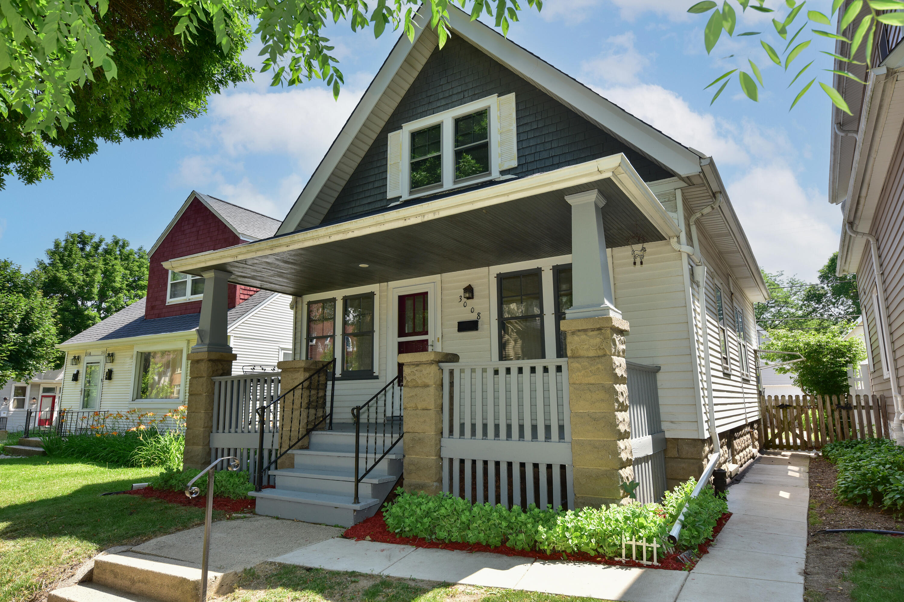 3008 S Clement Ave
