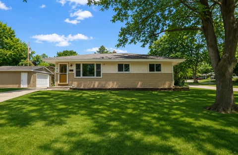 Photo of 7140 N 48th St, Milwaukee, WI 53223 (MLS # 1976750)