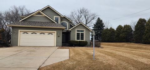 Photo of 100 W Summerhill Pl, Oak Creek, WI 53154 (MLS # 1908681)